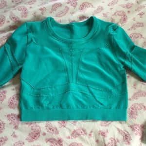 Fabletics green long sleeve crop top